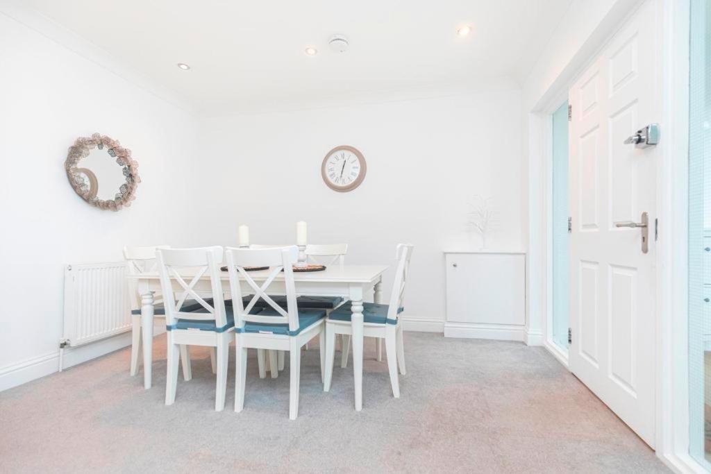 Bournecoast - Clifftop Apartment With Garden -Fm827 Bournemouth Bagian luar foto