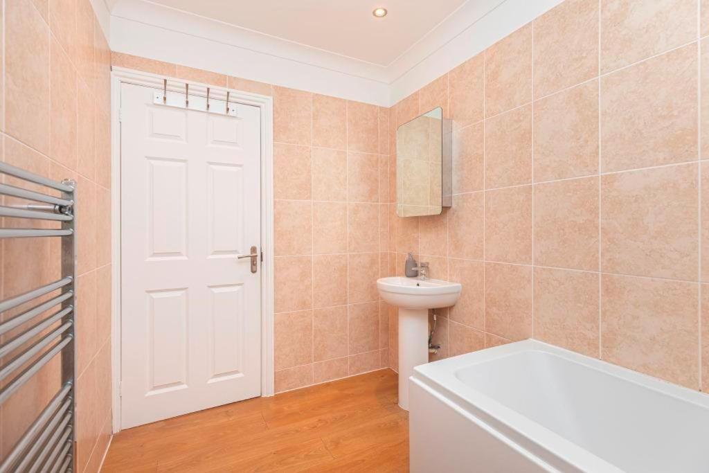 Bournecoast - Clifftop Apartment With Garden -Fm827 Bournemouth Bagian luar foto