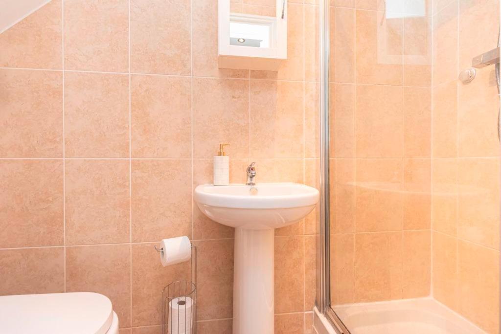 Bournecoast - Clifftop Apartment With Garden -Fm827 Bournemouth Bagian luar foto